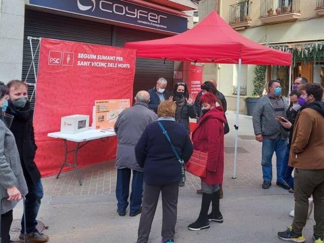PSC y Sant Vicenç en Positiu visitan el barrio de Vila Vella