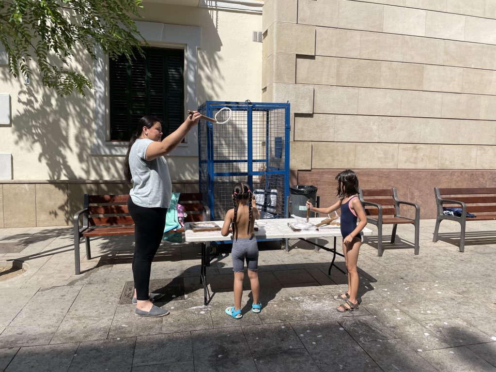Juegos de agua en Vila Vella para dinamizar el barrio