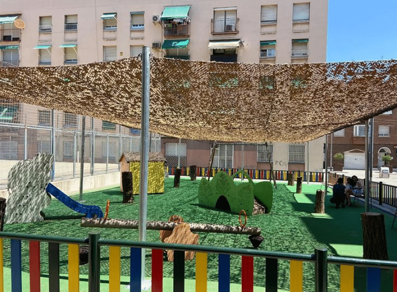 Ombra per al parc infantil de la Plaça Miquel Julià