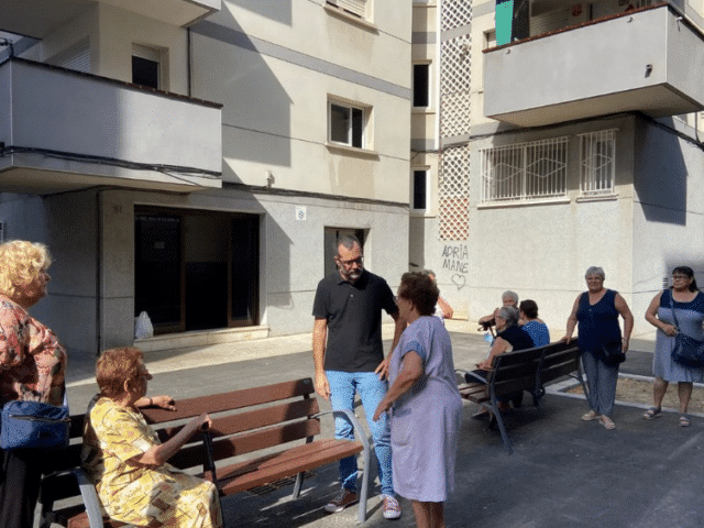 Visita a les veïnes i veïns del carrer Rio