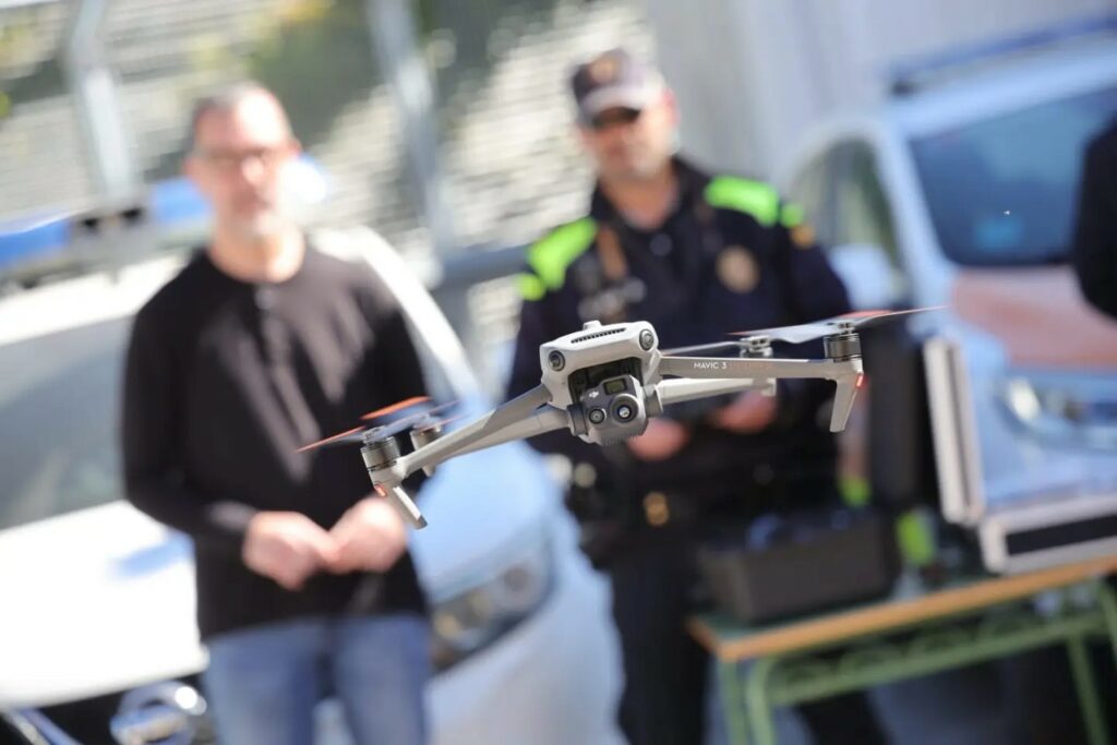 Es posa en marxa el dron de la policia local